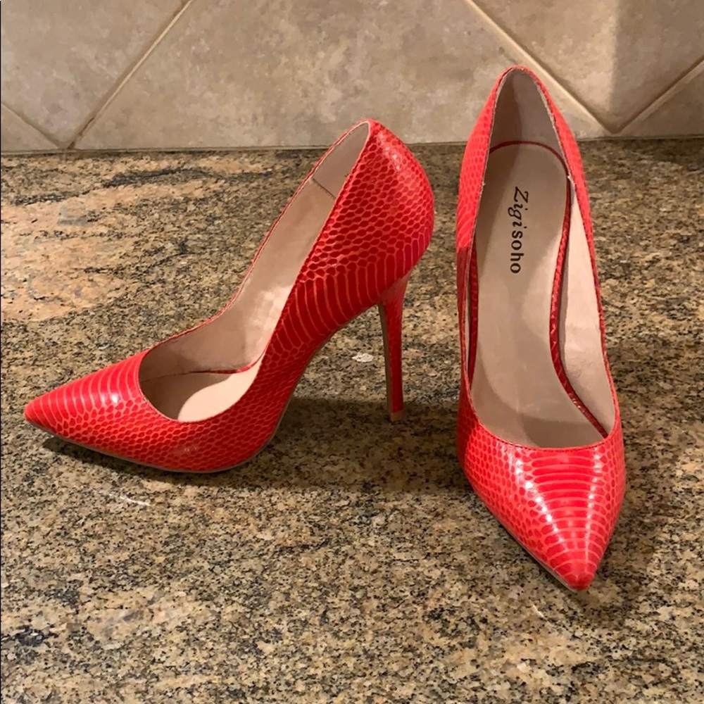 Gorgeous red faux snakeskin pumps